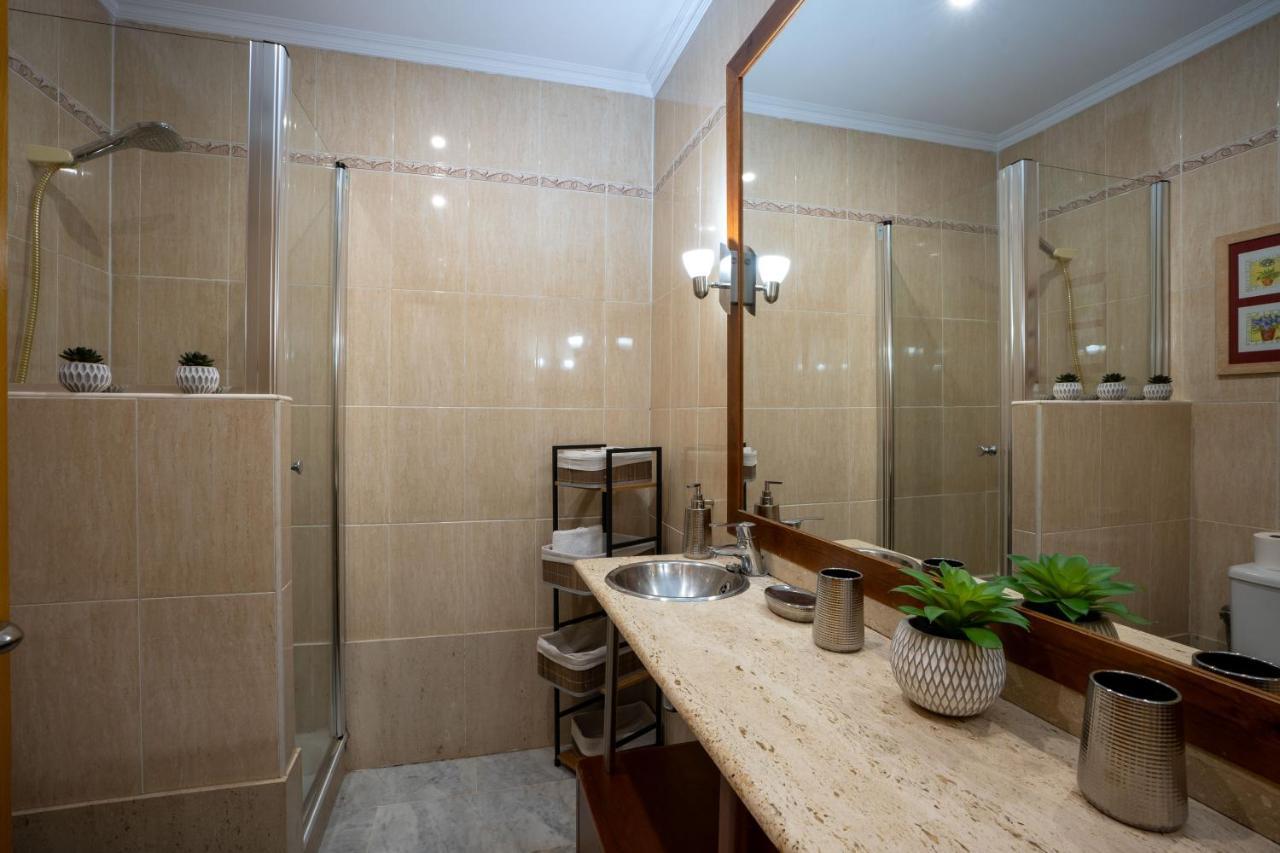 Reina Aixa- Apartamento Centro Granada Buitenkant foto