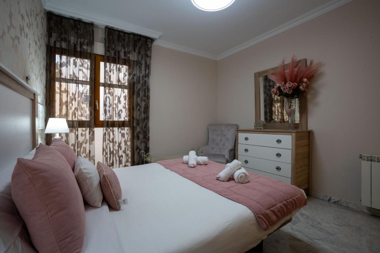 Reina Aixa- Apartamento Centro Granada Buitenkant foto