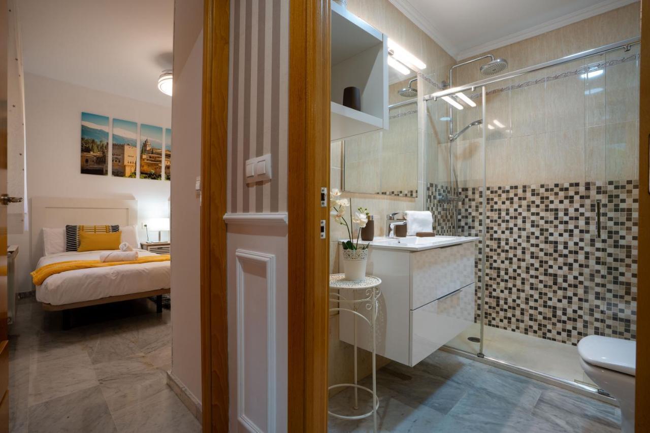 Reina Aixa- Apartamento Centro Granada Buitenkant foto